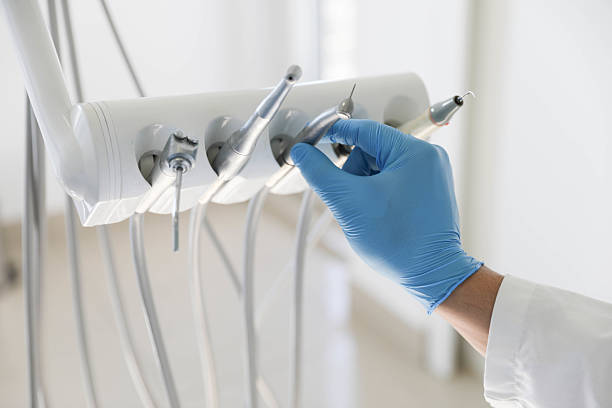 Professional Emergency Dentist technician working in Manson, IA